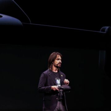 日本マイクロソフト「HoloLens 2」の予約受付を開始