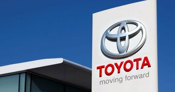 トヨタが合意した日野自動車の経営統合、“裏の標的”が「テスラとBYD」だと言えるワケ