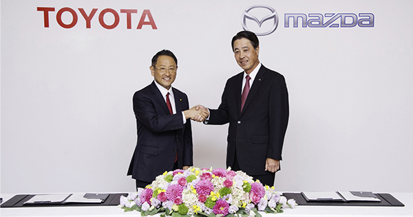 トヨタとマツダの首脳が語る対等な資本提携「真の狙い」