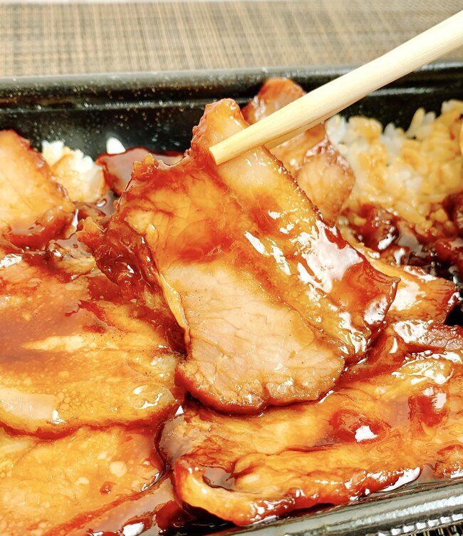 「まじでおいしすぎる」ほっともっとの“お肉ギュウギュウ弁当”ご飯が見えないくらいお肉びっしり→「無限に食える」「毎日買おうかな」
