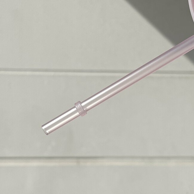 「何とも言えない可愛さ」「ツボすぎて大優勝」スタバの“美しすぎるタンブラー”透明感たっぷりでキレイ！「棚にはラス1でしたが、奥にもありました」