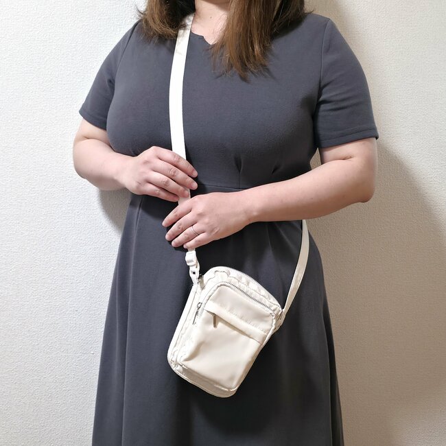 「毎年、購入しています」「めっちゃ使いやすい」3COINSの“ポケットたくさんショルダー”が天才すぎる！「色違いも欲しいくらいお気に入り」【購入レビュー】