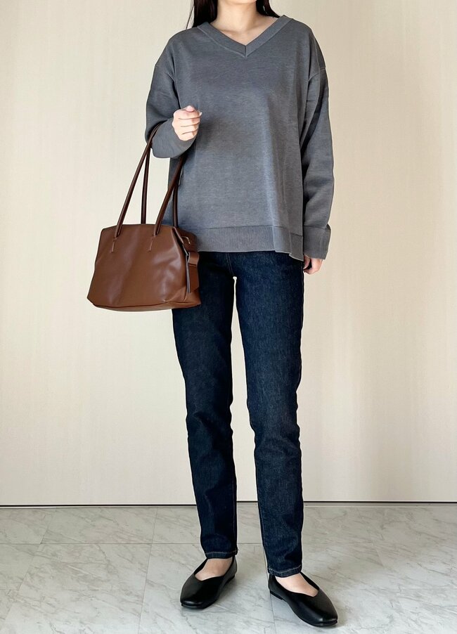 「着太りして見えません」GUの“ゆったりニット”気になる二の腕やお腹をカバーしてくれて嬉しい！「肉感を拾わず高見え」「着回しができて助かる」