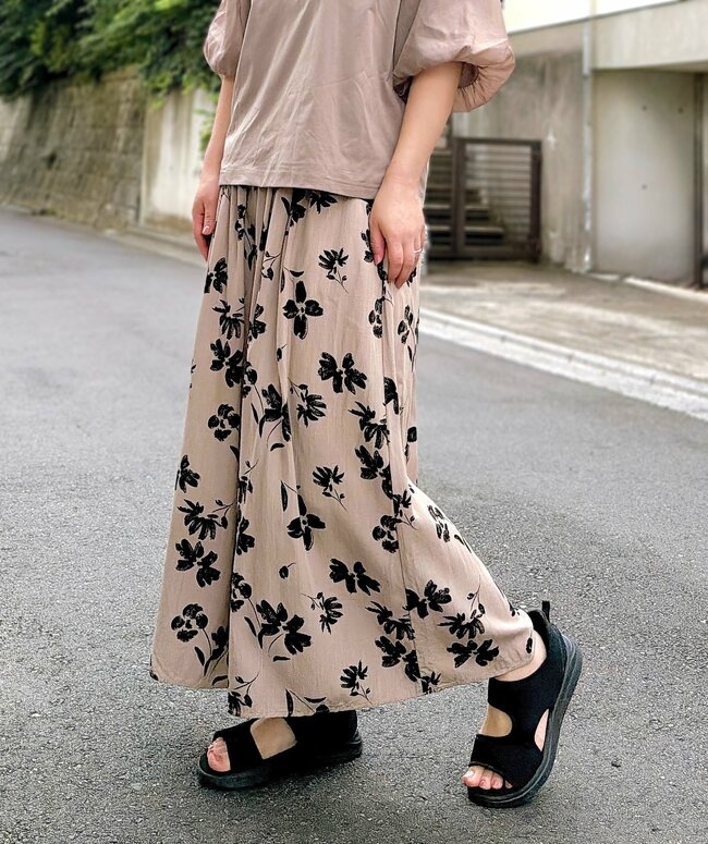 【しまむら】いつものコーデが見違える…！1639円の「スカートみたいなパンツ」体のラインを拾わなくて嬉しい！《購入レビュー》