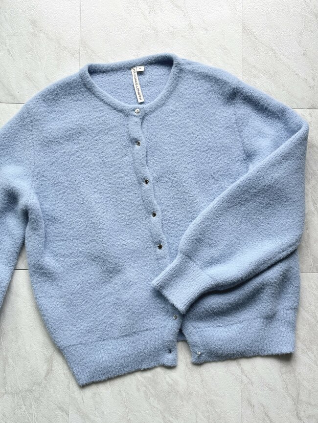 しまむらの“2189円カーディガン”とろけるような肌ざわりで気持ちいい!コーデをパッと華やかにしてくれます!