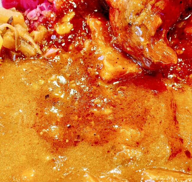 「腹パンッパン」「肉がデカすぎ」すき家の“やけくそメニュー”ボリューム満点で大満足！「想像の1.5倍くらいのサイズ感」「マジで塊だった」《実食レビュー》