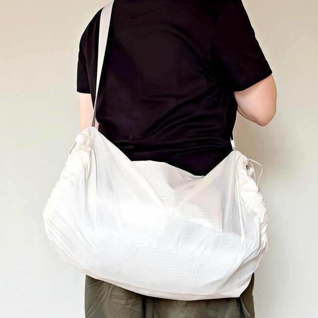 「軽くて驚きました」「2個目を購入」無印良品の“疲れにくいバッグ”1泊分の荷物が入って優秀すぎる！「やっと理想的なのを見つけました！」