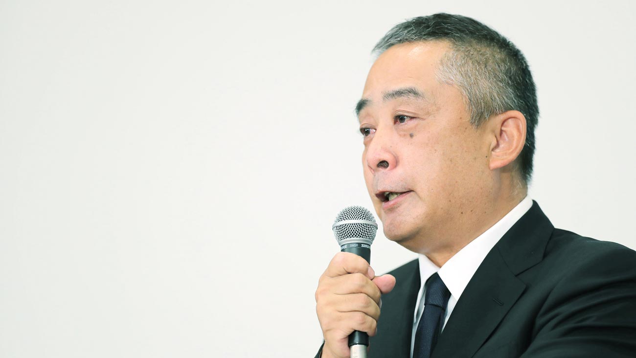所属タレントの「闇営業」問題で吉本興業が記者会見を開き、経営トップが涙を流して対策を発表したが、逆風は一向に止まない
