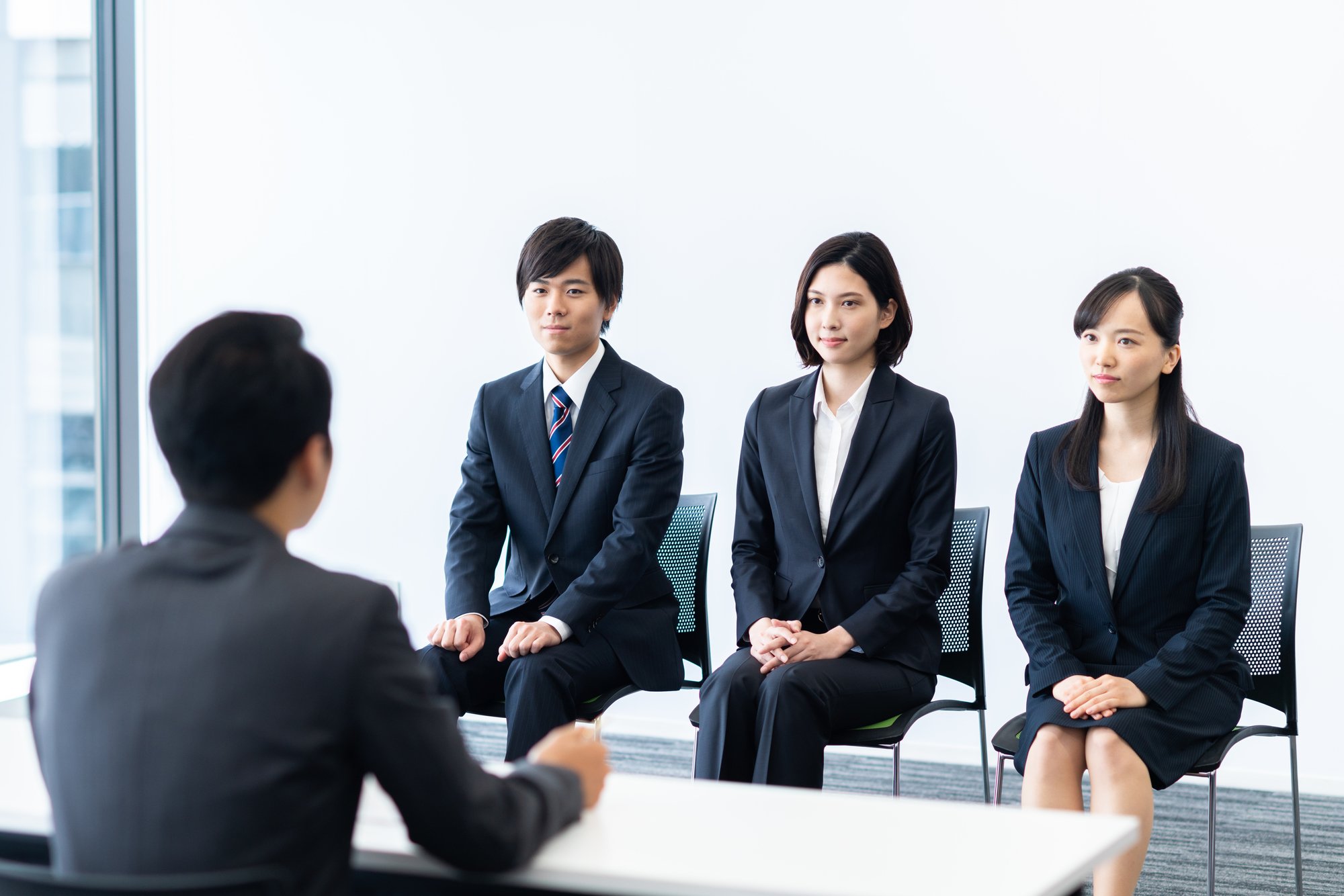 「見た目」の印象戦略でドアを開けた瞬間に面接官の心をつかむ方法
