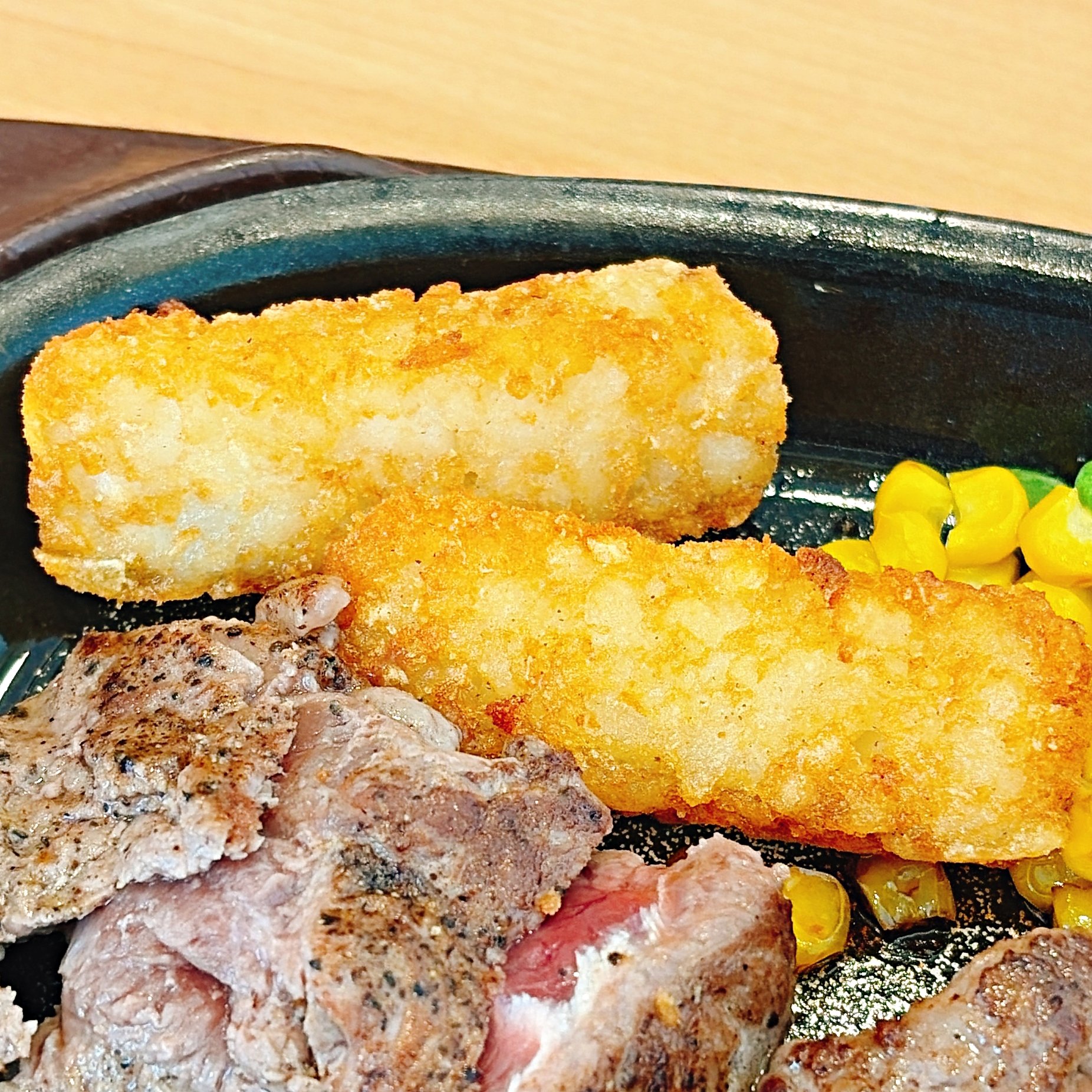 ライス大盛り無料は嬉しすぎる！ガストの“平日限定よくばりランチ”好きなものだらけで夢のよう…！《実食レビュー》