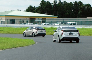 トヨタ「エコカーの次の大本命はPHV」宣言の真意