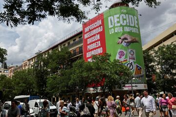 極右政党が台頭する西欧、注目のスペイン総選挙