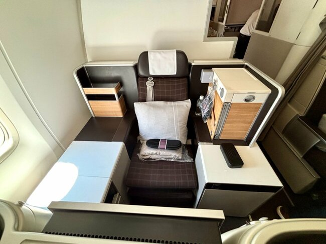 窓側ひとりの王様席を楽しむには追加費用がかかる