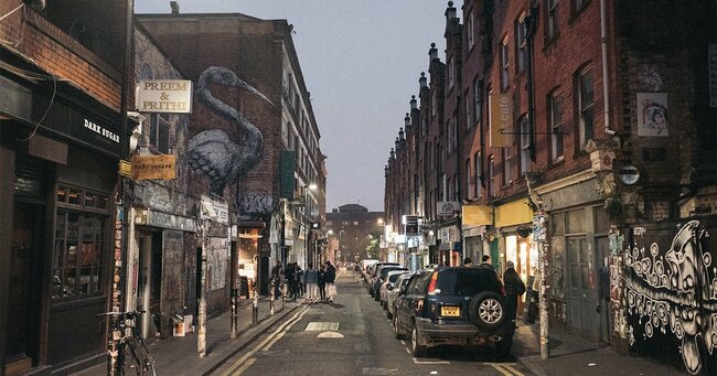 写真：ロンドン・ブリックレーンの街並み（2016年撮影）
