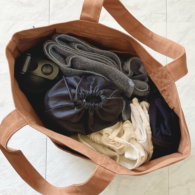 「衝動買いしました」「可愛くてオシャレ」無印良品の“大容量トートバッグ”ポケットたくさんで使いやすい！「丈夫なところがオススメ」