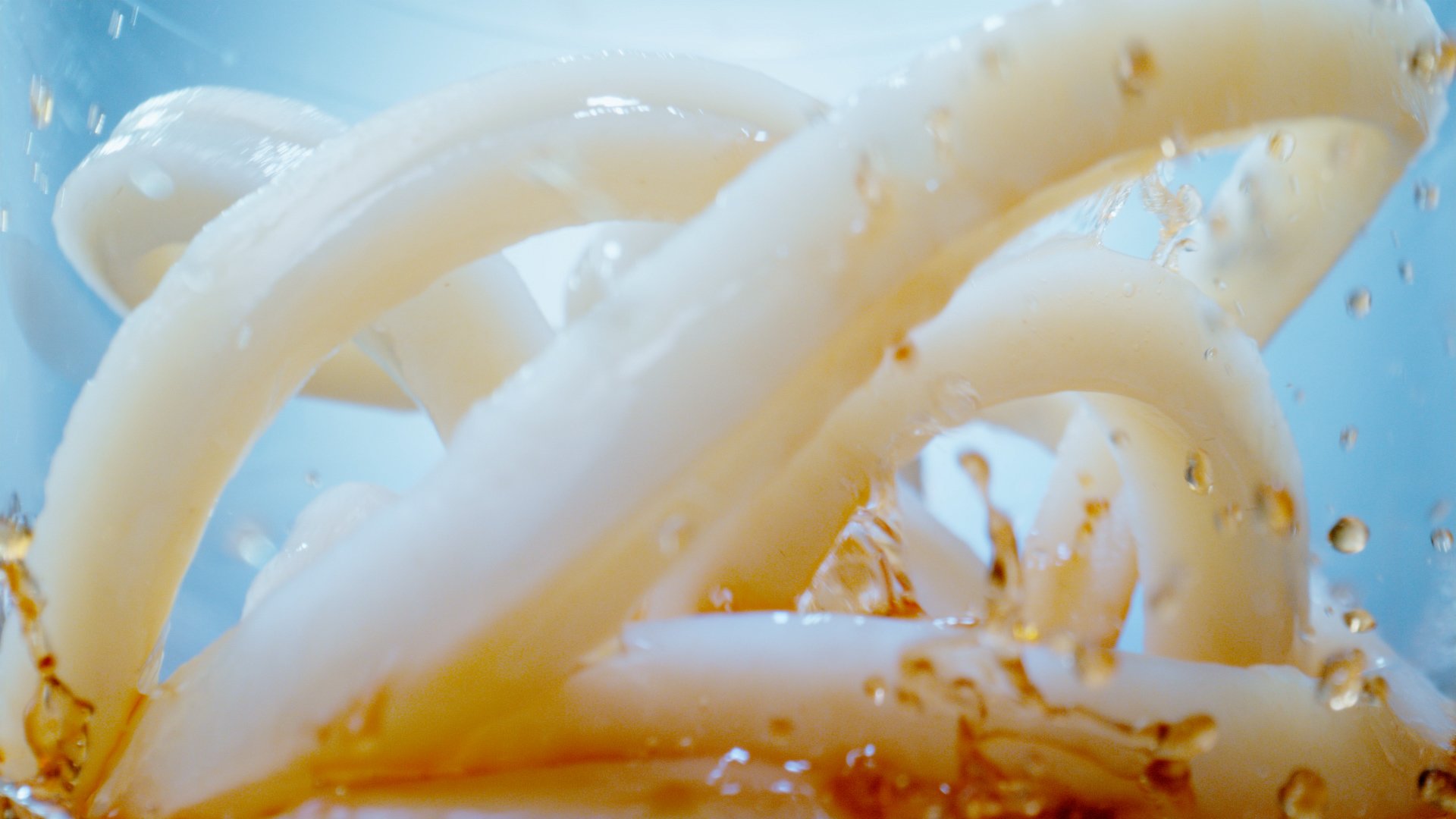 カエル混入から華麗な復活!「よだれを禁じ得ない」丸亀シェイクうどん大ヒットの理由