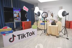 TikTokの「中国離れ」難航、人材確保が壁に