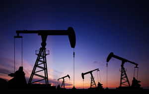 原油価格は1月中に25ドルも <br />年内は乱高下が続く