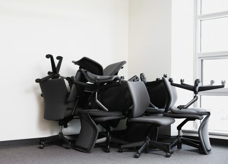 メガ解雇の時代到来か、AIは「隠れみの」