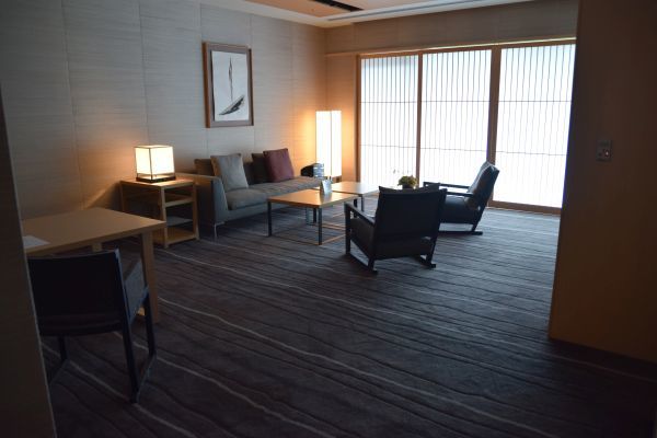 「ガーデン スイート」の部屋の内観