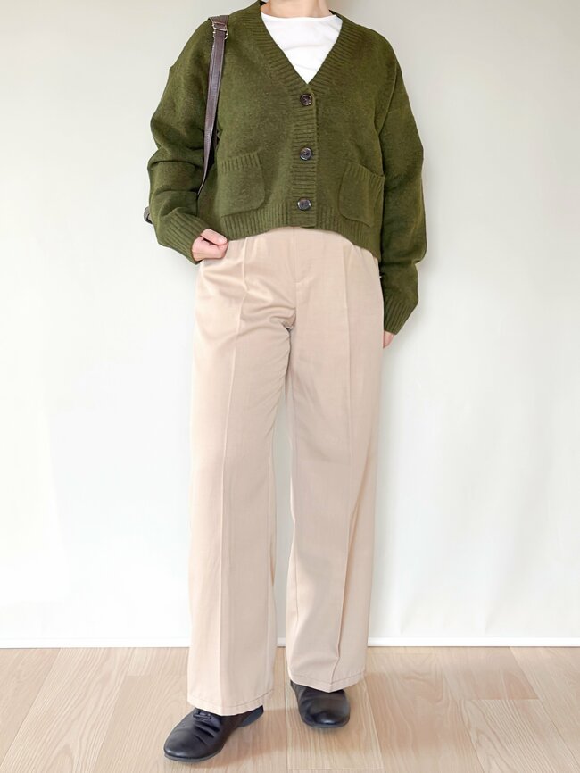 「今年1番買ってよかった」ユニクロの“楽ちんカーディガン”たっぷり着回せて優秀!「ショート丈可愛い」「軽くて暖かい最高」