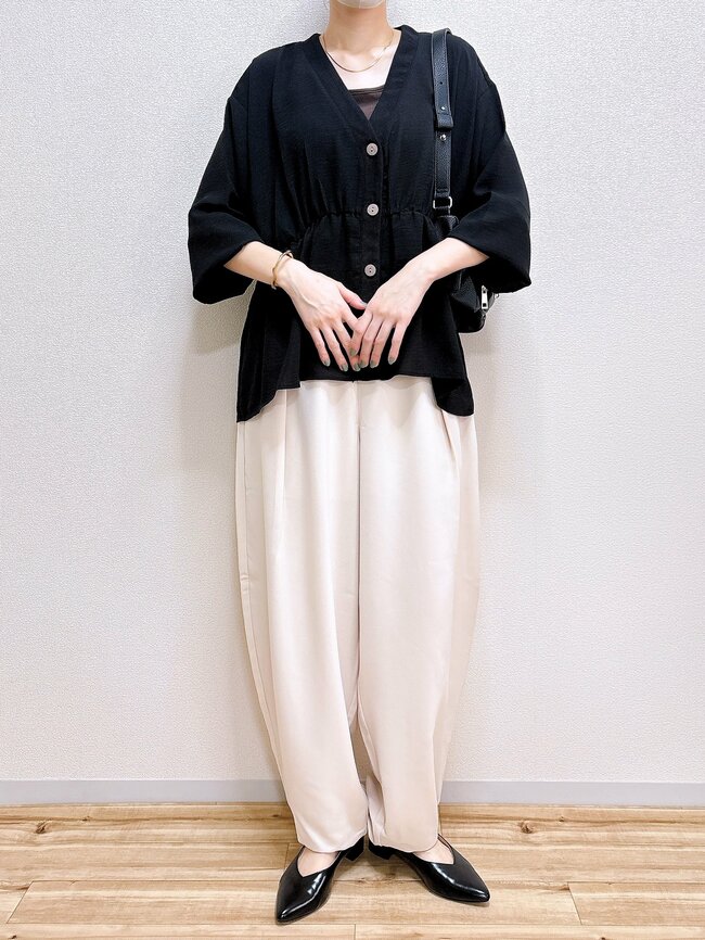 「全色コンプしました」GUの『2990円バルーンパンツ』が大好評「ほぼこれしかはいてない」「1着は持っていたいパンツ」《購入レビュー》