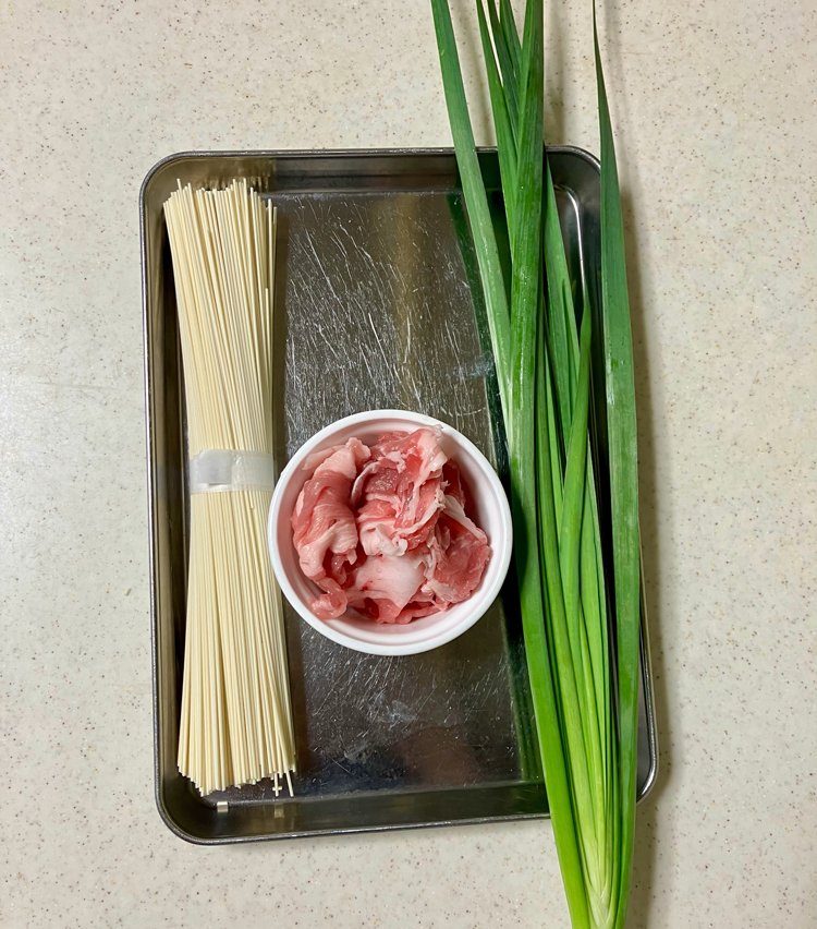 【自宅でおつまみ】夏の残り物で作れる!ビールに合う「そうめんチヂミ」20分レシピ