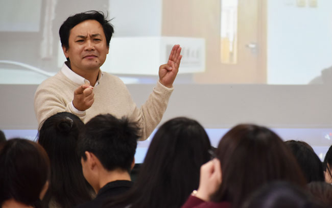 中国で熱血日本語教師として知られる笈川先生