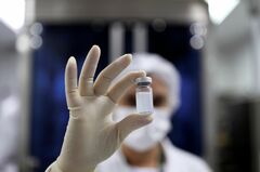 中国のコロナワクチン、有効性の信頼度に疑問　数値大幅引き下げ