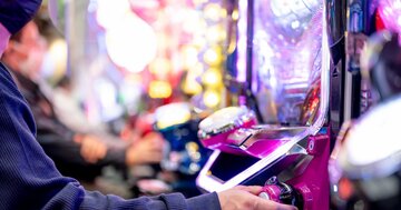 「ギャンブル依存」はなぜ起こるか、新研究で分かった欲求を促す「症状」とは