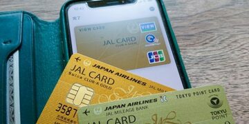 「JALカード」で「Apple Pay(QUICPay)」を使わないほうがいい理由を解説！　JALマイルを効率よく貯めたいなら、クレジットカード決済するのがおすすめ！
