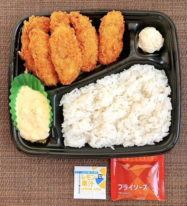 さすがに贅沢すぎない…？ほっともっとの“牡蠣てんこ盛り弁当”白米とビールが止まらないよ！《実食レビュー》