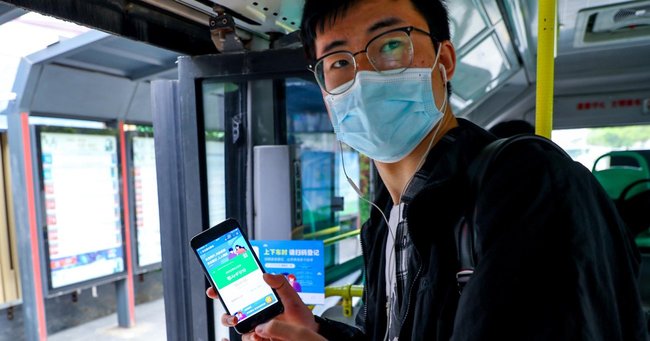 中国・武漢でバスの運行が開始