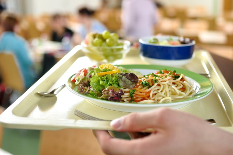 「給料が1万2000円高い」より「ランチ無料」が響く理由