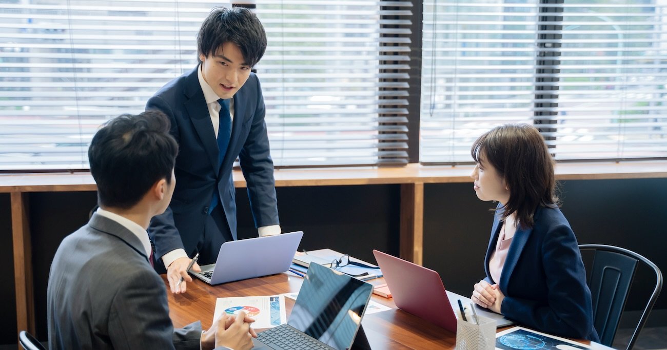 「会議でいつもダメ出しされる人」が知らない、AIを使って「自論の弱点を把握する」すごい方法とは?