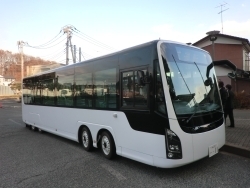 “電気バス”は日本の公共交通を担えるか？<br />ついに路上を走り始めた慶大発ベンチャーのEVバス