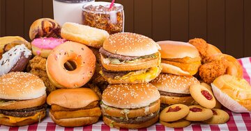 有名人がSNS上で「非健康的な食べもの」を拡散するインパクトとは?