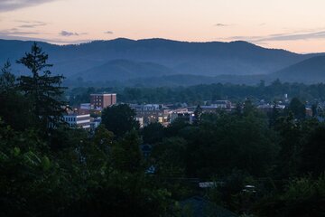 米で妊婦の大麻利用が拡大、痛みや不安の緩和に