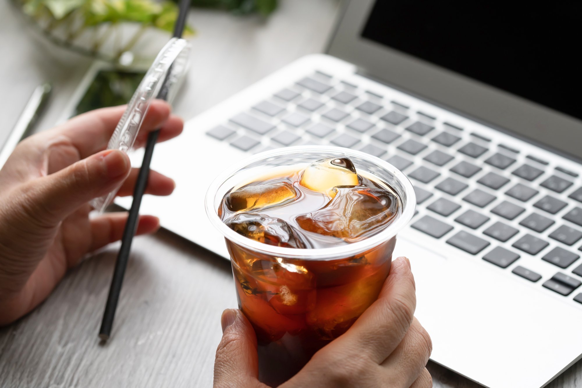 コーヒーは1日何杯までにするべき?飲み過ぎは「急性中毒」で死に至る危険も