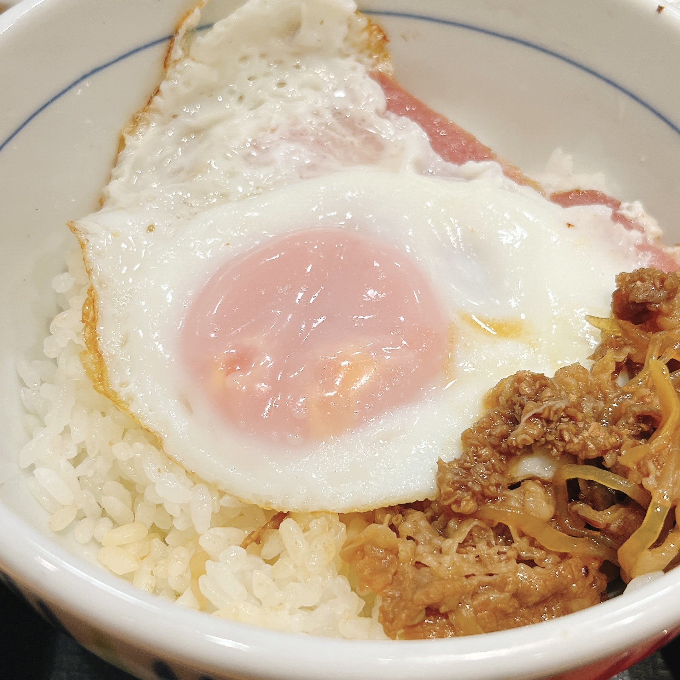 旅館の朝食みたいな豪華さ…！なか卯の「ボリューム満点モーニング」朝からお腹いっぱい食べられて幸せ！