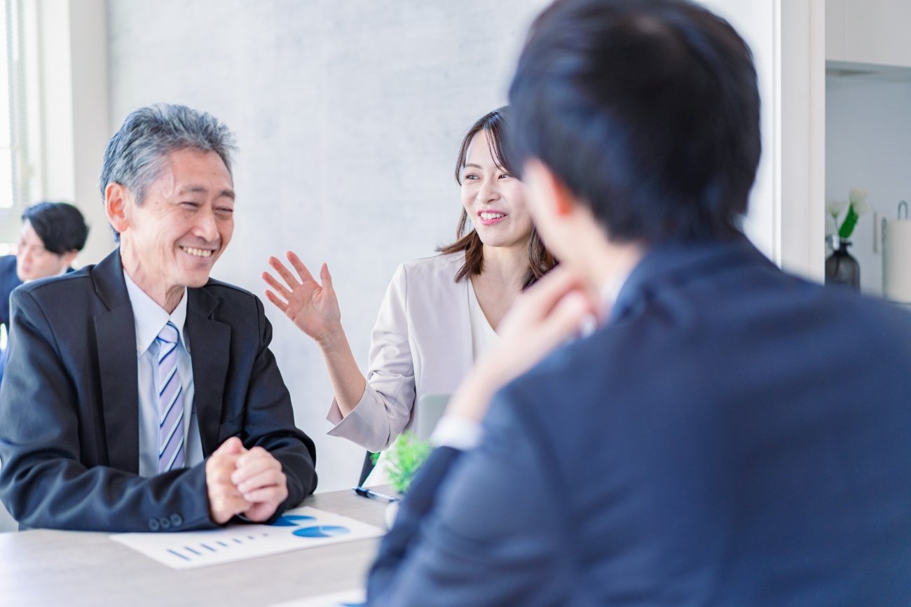 ダメな上司ほど“できる風”を装い、優秀な上司ほど“無能なフリ”をする理由