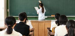 臨時講師が足りない　「頑張るほどに疲弊する」教育現場の惨状 “学年を1人で”“教頭も担任”