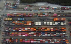 米関税の不確実性、交渉延長でも世界経済の重しに