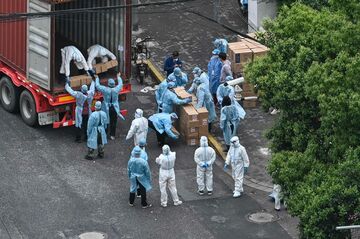 中国コロナ封鎖にしびれ、中間層が海外移住計画