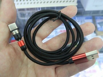先をグリグリ動かせるmicroUSB/Type-C/Lightningで3in1のマグネット式充電ケーブル