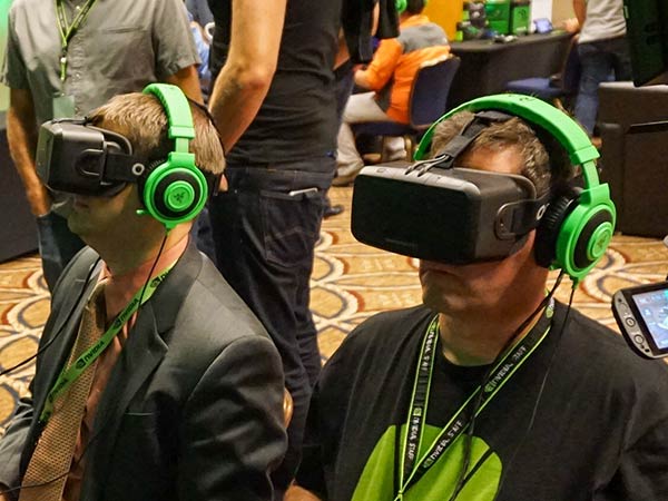 Oculus Riftの登場で、普及価格帯のヘッドマウントディスプレー市場が出来上がった。写真は2014年当時のOculus Rift開発版　Photo by Kazuki Kasahara