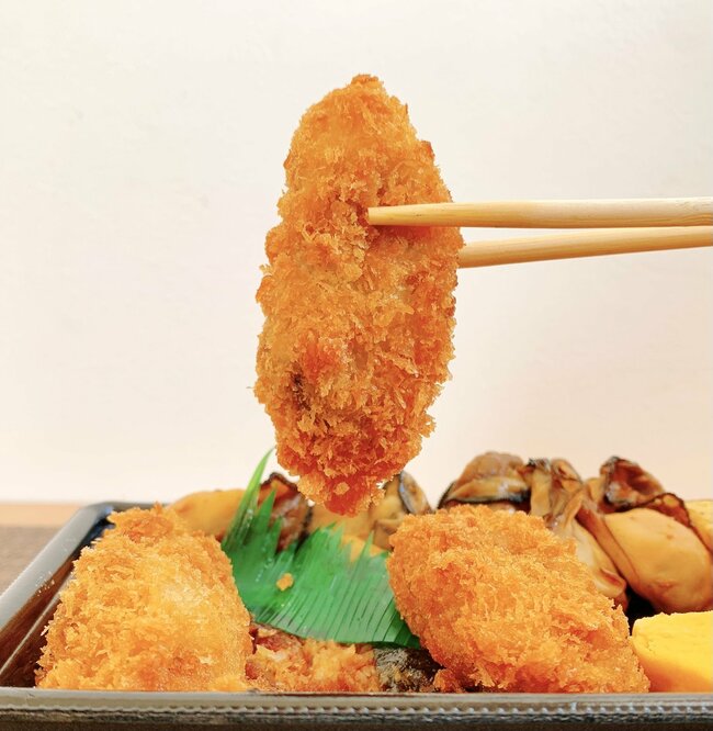 いくらなんでも贅沢すぎる…！ほっともっとの“牡蠣ギュウギュウ弁当”フタを開けてビックリした！《実食レビュー》