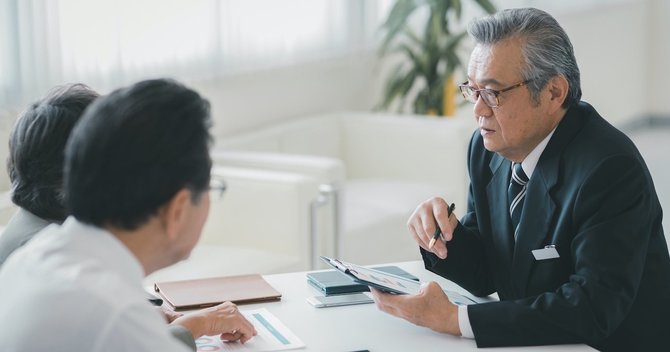 高齢営業員の写真