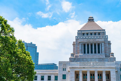 「廃案追及路線」の結果、第二次安倍政権で与党側の重要法案をほぼ無修正で通してきてしまった野党に、変化の兆しがあります。