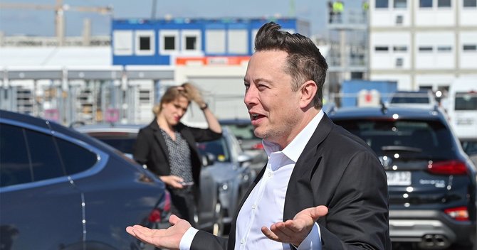 テスラ,イーロン・マスク